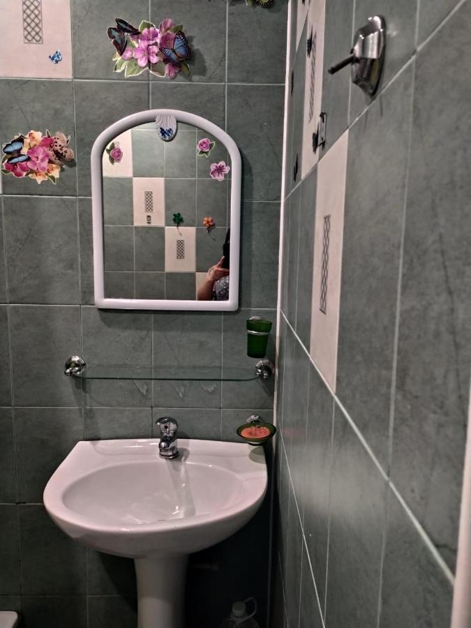 Квартира В Гаграх Appartement Buitenkant foto